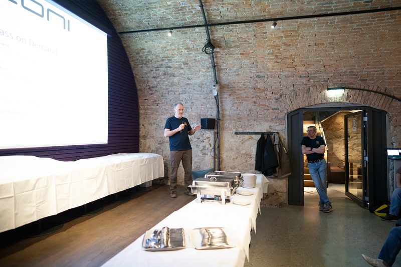 Presentation in the vaulted hall