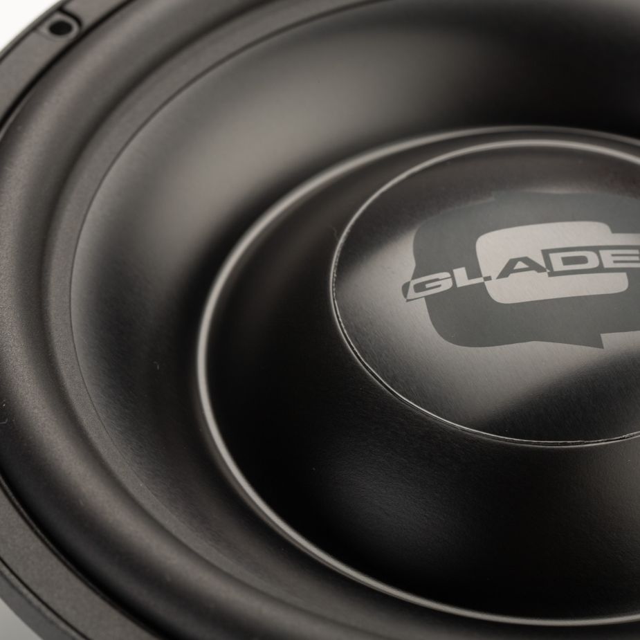 GLADEN G-FIT 200 midwoofer, cone with GLADEN logo, close-up